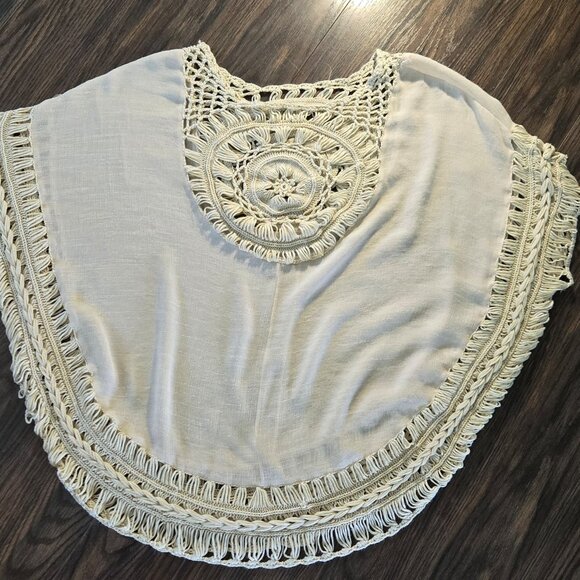 BOHEMIAN/HIPPIE CHIC Style Cream Poncho w/ Armholes & Crochet Accents OSFM - Picture 3 of 4